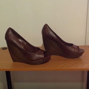 Jessica Simpson wedges