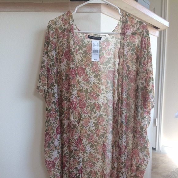 Brandy melville floral kimono - Picture 3 of 3