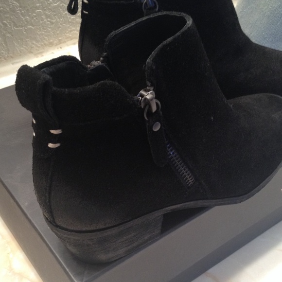 Vince Camuto ankle boots sz 6
