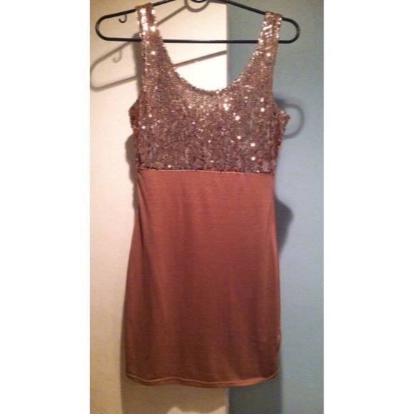 Sparkly tan dress - Picture 2 of 3