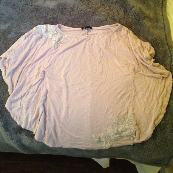 Top from Soprano, pinkish grayish color. - Picture 1 of 2
