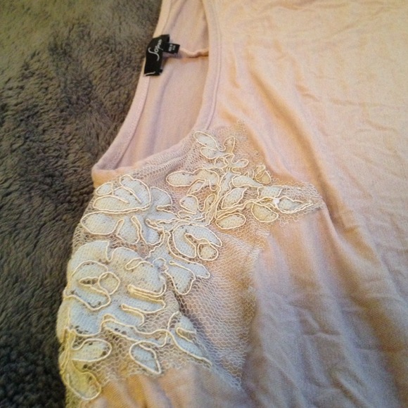 Top from Soprano, pinkish grayish color. - Picture 2 of 2