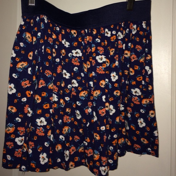 Blue floral mini skirt