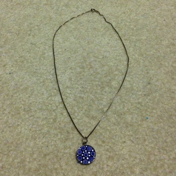 Silver necklace with blue pendant - Picture 1 of 2