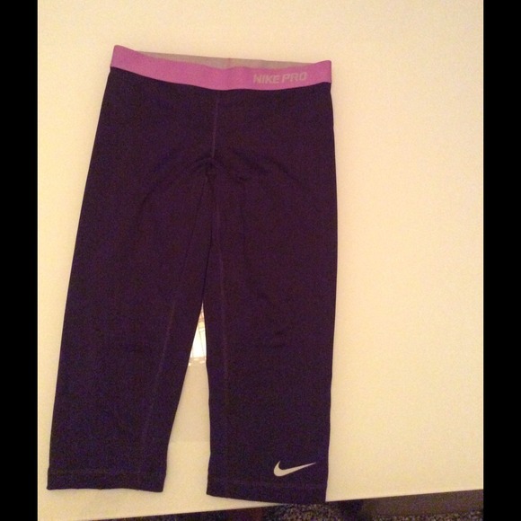 Nike pro capris