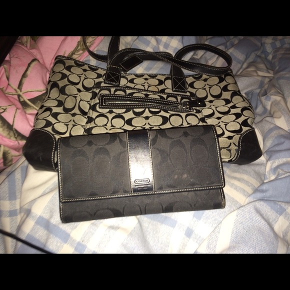 Coach purse and wallet