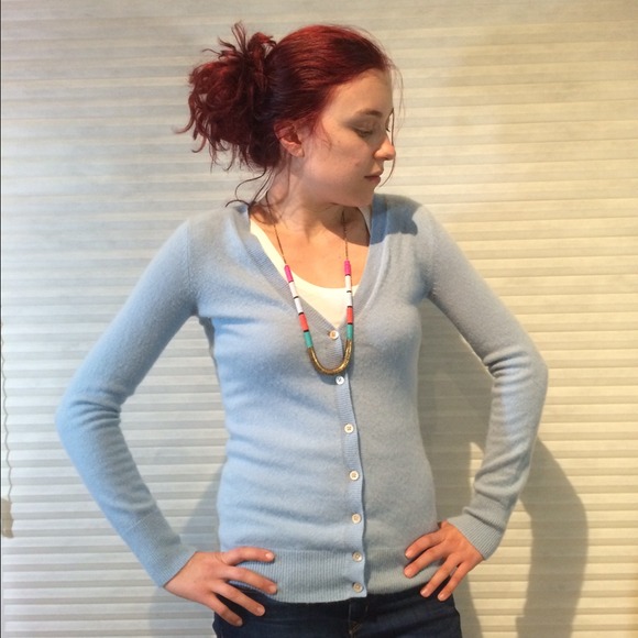 100% Cashmere GAP Cardigan Sweater - Picture 2 of 4