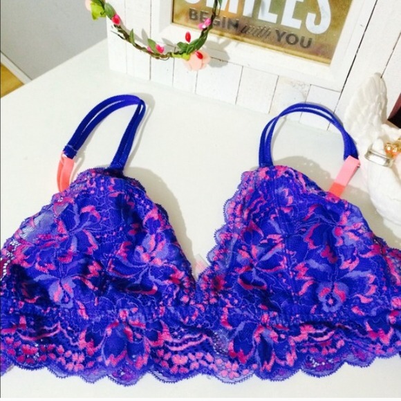Victoria secret leisure bra.