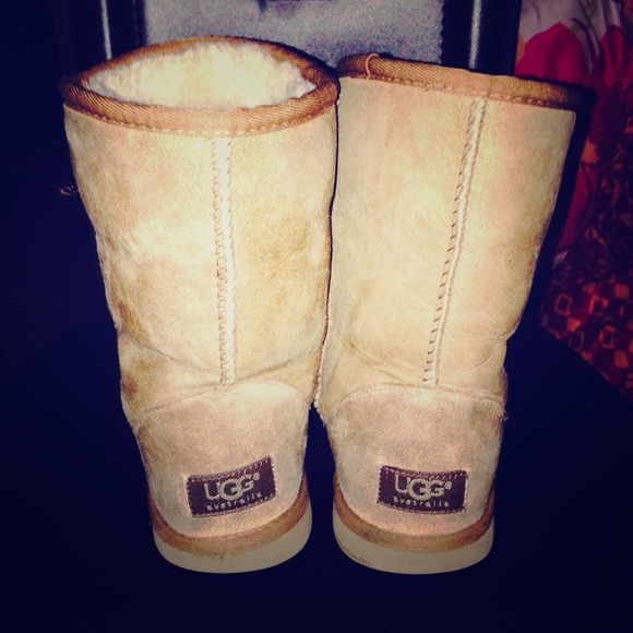 Size 6 UGGS.