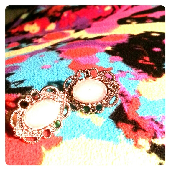 Vintage Bronze earring with pink stone