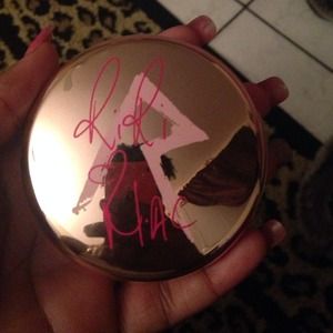 Limit addition riri hibiscus kiss power blush