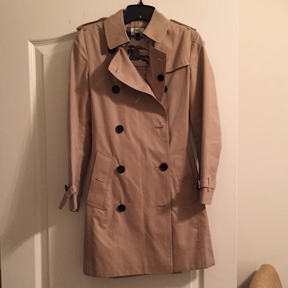 Women’s Authentic Burberry Classic Trench