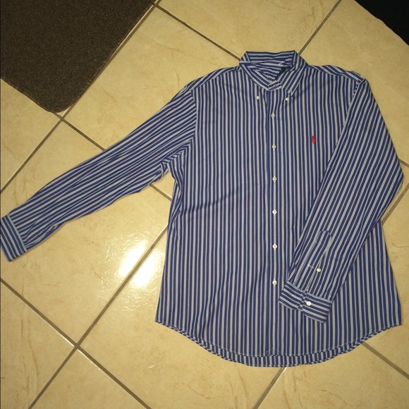 Button down shirt. - Picture 1 of 2