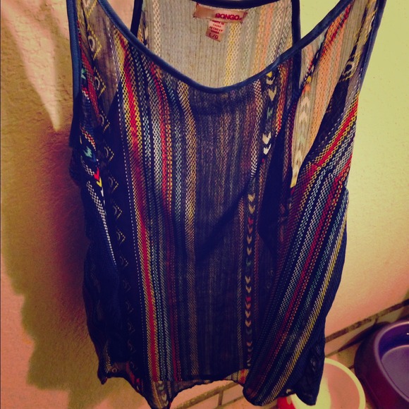 LG patterned top.