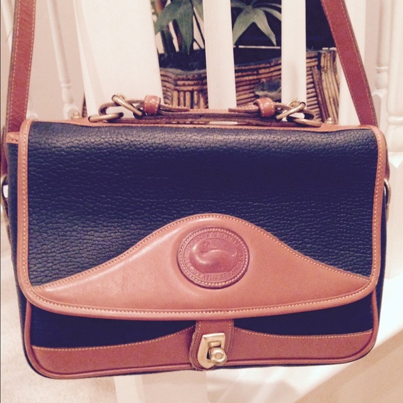 Dooney & Bourke Handbags - Purse