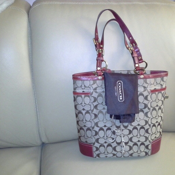 Coach signsture tote