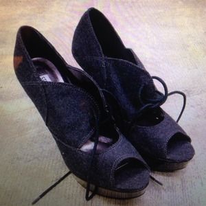 Steve Madden Peep Toes 7.5M