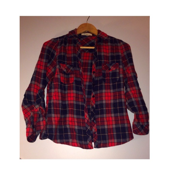 FOREVER 21 : plaid button up shirt w/ two pockets!