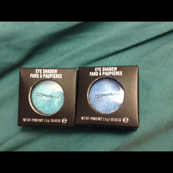 FLASH SALE!!Mac eye shadow new unused!