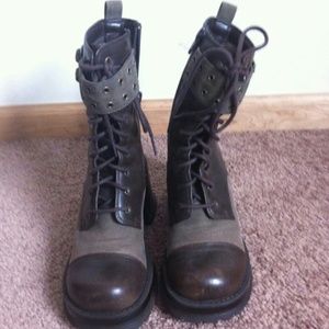 ????Bakers Combat Chunky Heel boots???