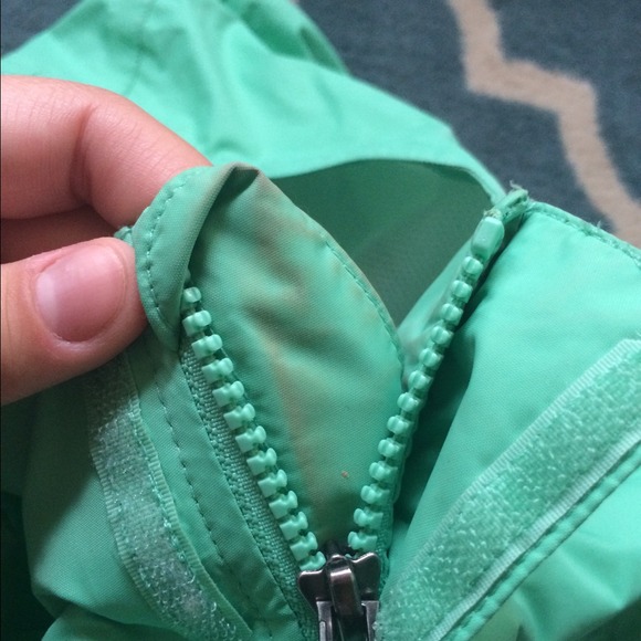 North face rain shell Girls size XL (SOLD) - Picture 2 of 3