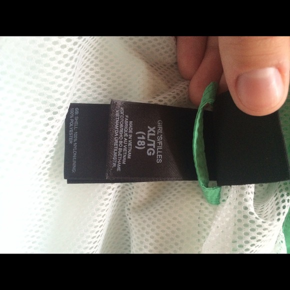 North face rain shell Girls size XL (SOLD) - Picture 3 of 3