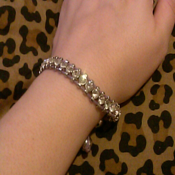 Beautiful Rhinestone Lavender Bracelet - Picture 4 of 4