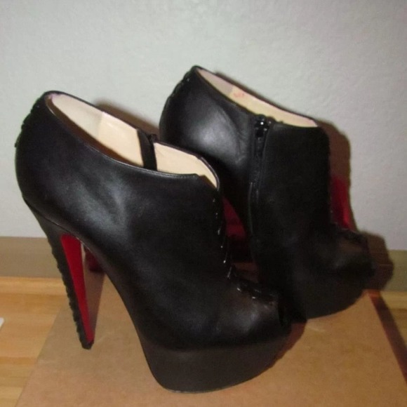 🚫sold🚫Christian Louboutin recouzetta bootie - Picture 1 of 4
