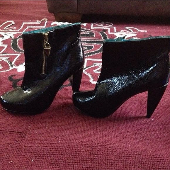 Christian Siriano heel boots