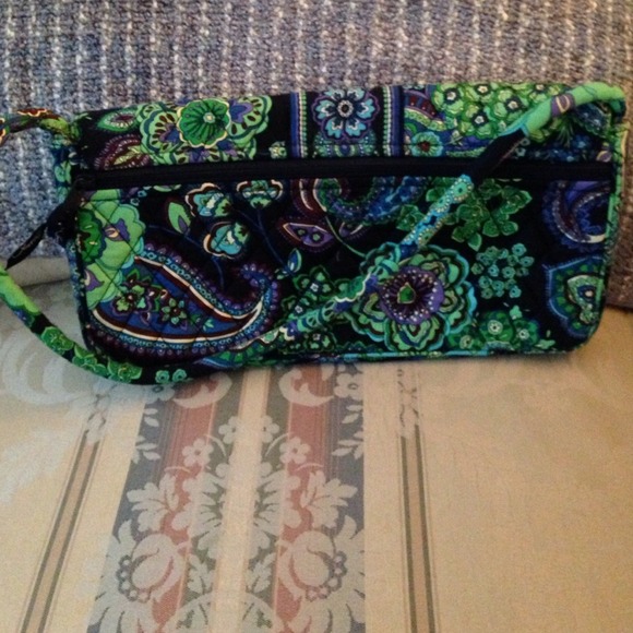 Knot just a clutch in Blue Rhapsody - Picture 4 of 4