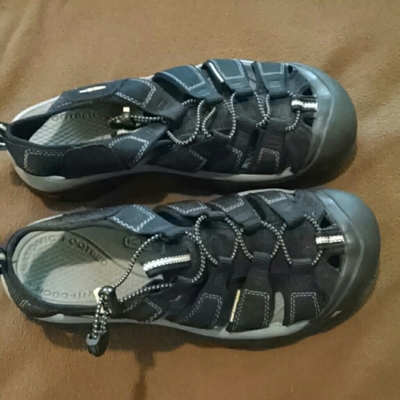 Men's Keens