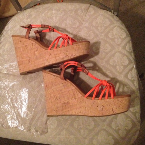 Authentic Coach Sandals - Picture 2 of 3
