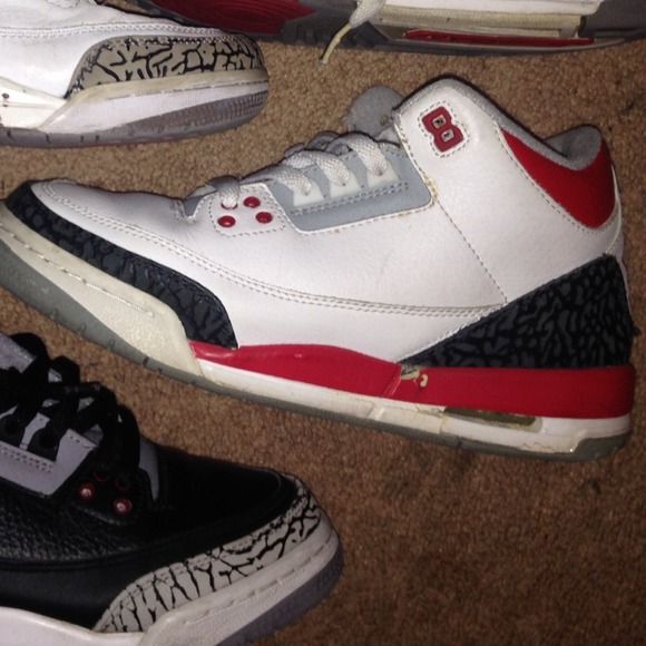 Jordan Fire Red 3s - Picture 2 of 2