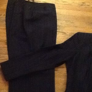 Pant suit, perfect garment to dress to work.