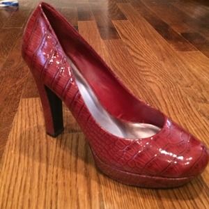 Jessica Simpson deep red alligator platforms