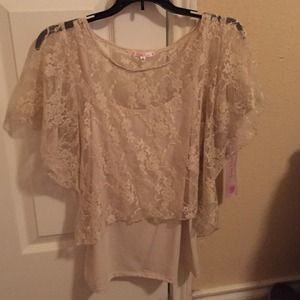 Beautiful shirt with tags! 😍