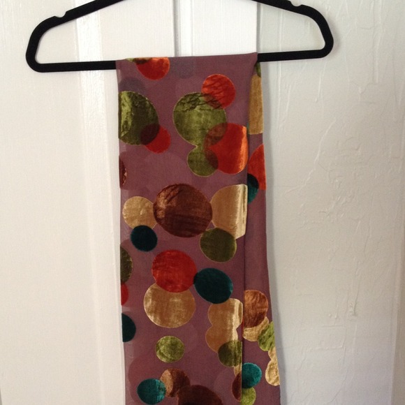 Scarf - Picture 1 of 2