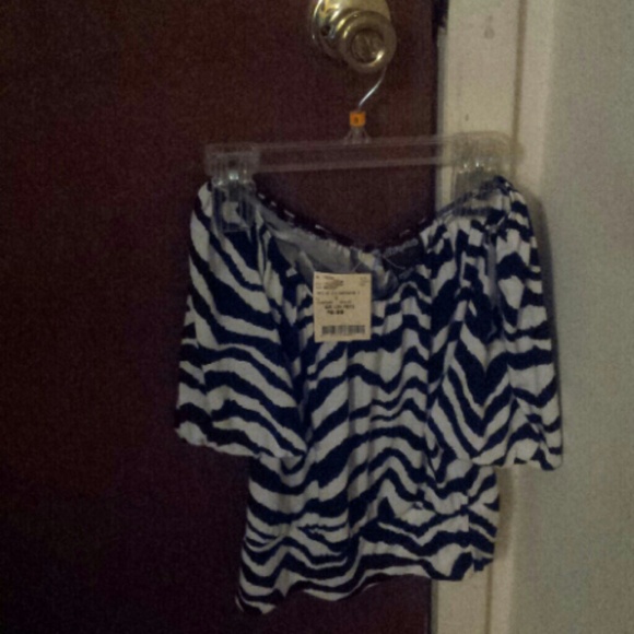 Black & white zebra print top