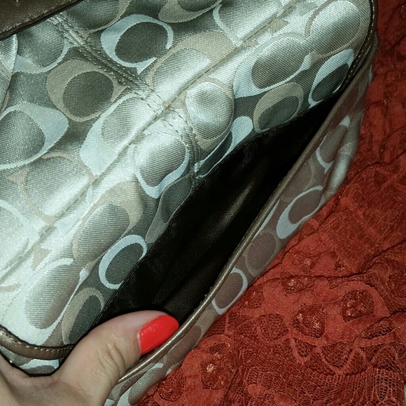 Small Authentic Coach Purse - Picture 3 of 4