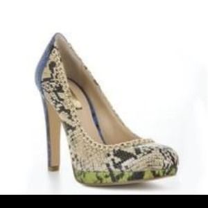BCBG MAXAZRIA BOWERY SNAKE EMBOSSED PRINTED HEELS