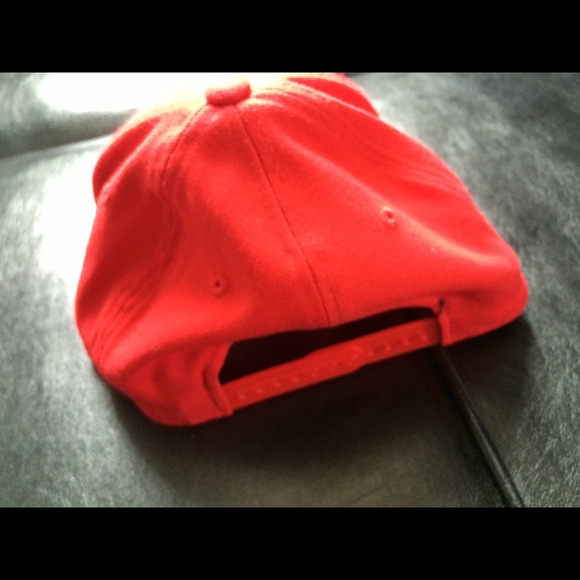Ofcc red snap back - Picture 3 of 3