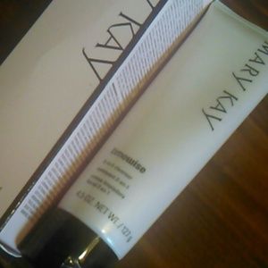 Mary Kay Timewise 3-in-1 cleanser NWT