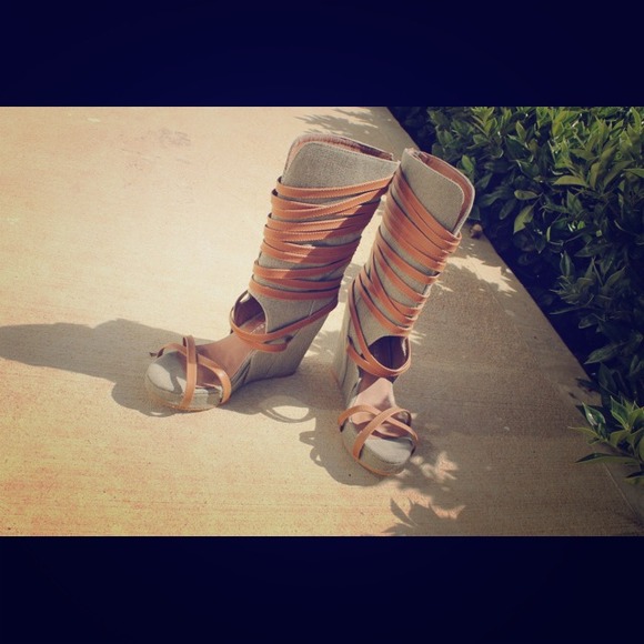 Sandal, wedge, boot. 😀