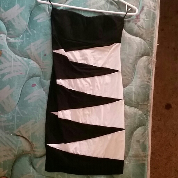 Black and white clubbing dress - Picture 3 of 3