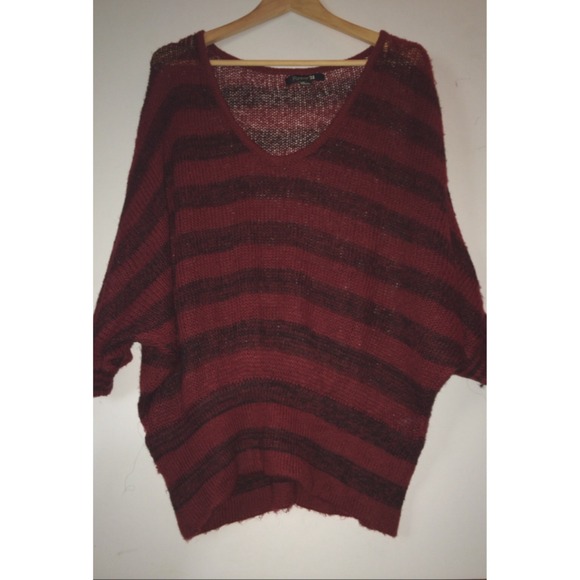 FOREVER 21 OVERSIZED SWEATER
