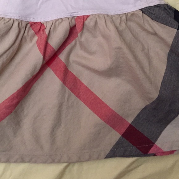 Burberry - Picture 3 of 4
