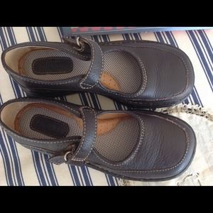 CHILD'S BORN MARY JANE SHOE NEW