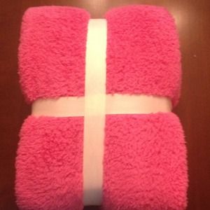 Hot pink Sherpa throw