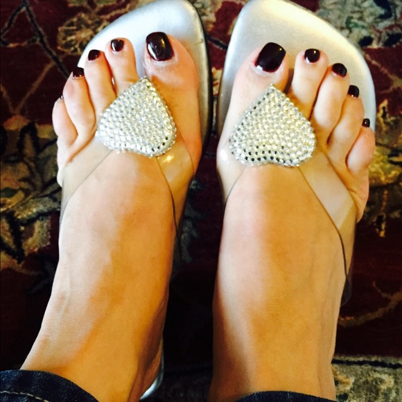 Dezario Silver Heart Sandal - Size 8