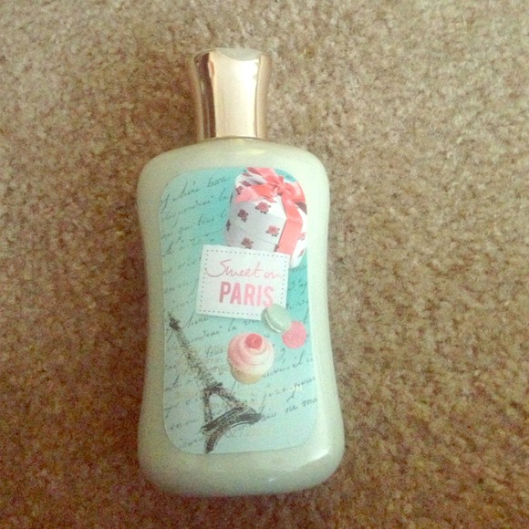 Bath & body exclusive sweet on Paris body lotion